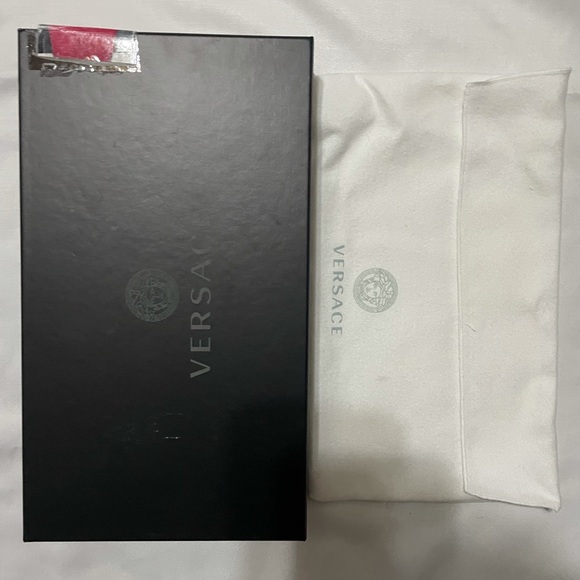 SOLD Authentic Versace bag charm with key ring - Picture 6 of 7